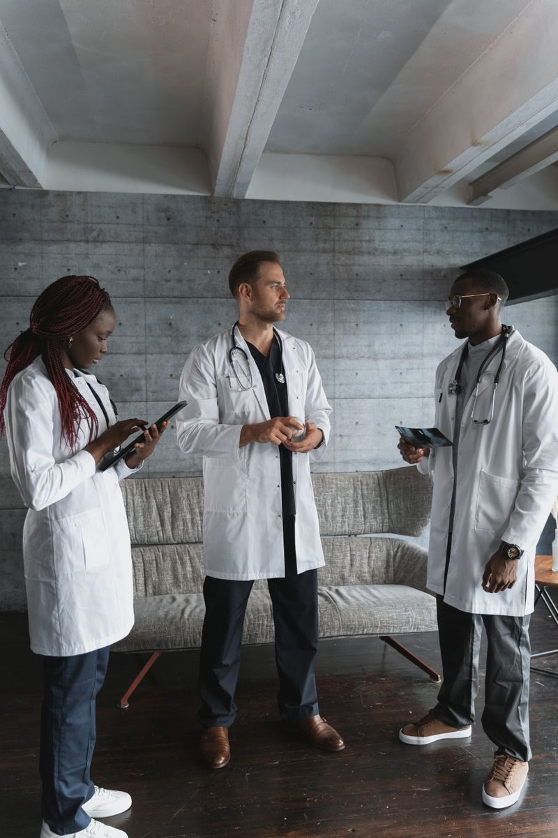 Team of doctors in a diagnostic discussion